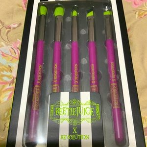 Beetlejuice xRevolution cosmetics Makeup brush set eyes 5pc